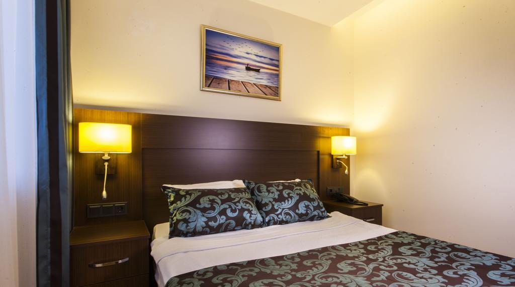 Parador Suite Hotel ألانيا الغرفة الصورة